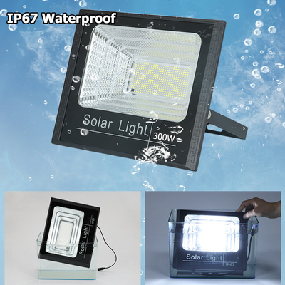 Waterproof IP67 Smart Solar LED Floodlight For Courtyard Lighting